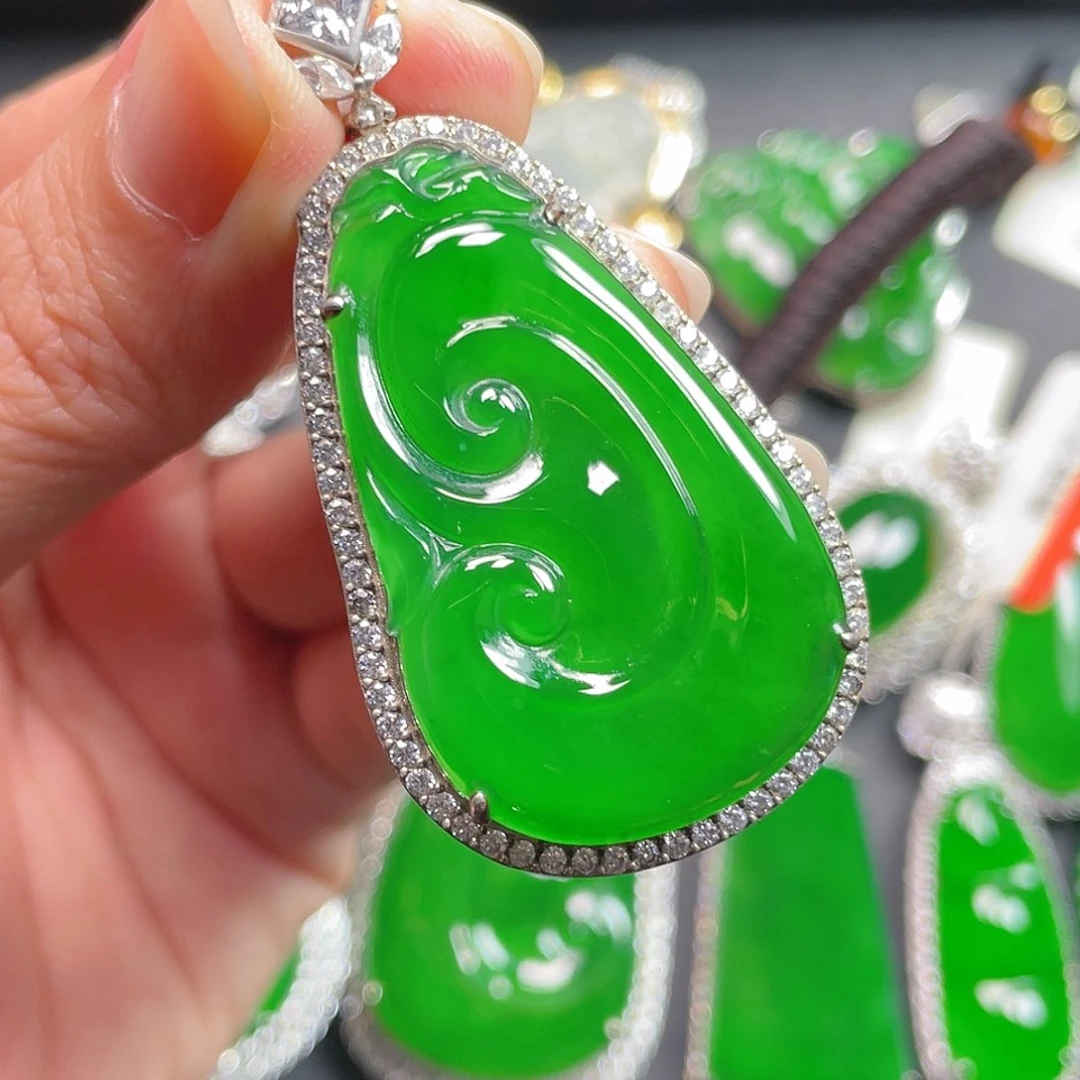 吊坠(不含链)未镶嵌翡翠