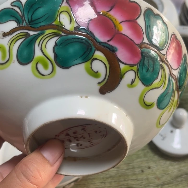 默认都是瑕疵品，谨慎下单有窑封一支花碗