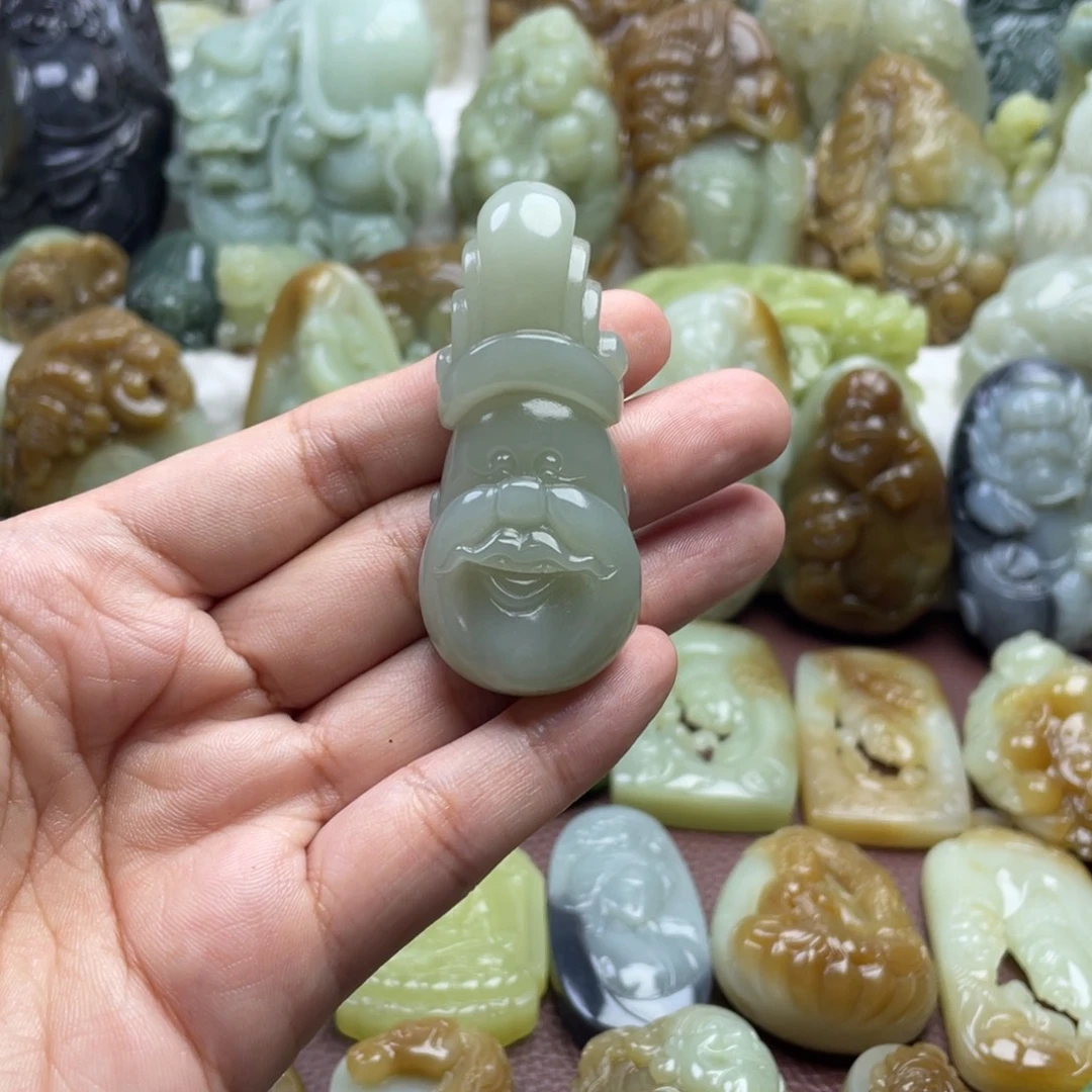 颈饰未镶嵌和田玉