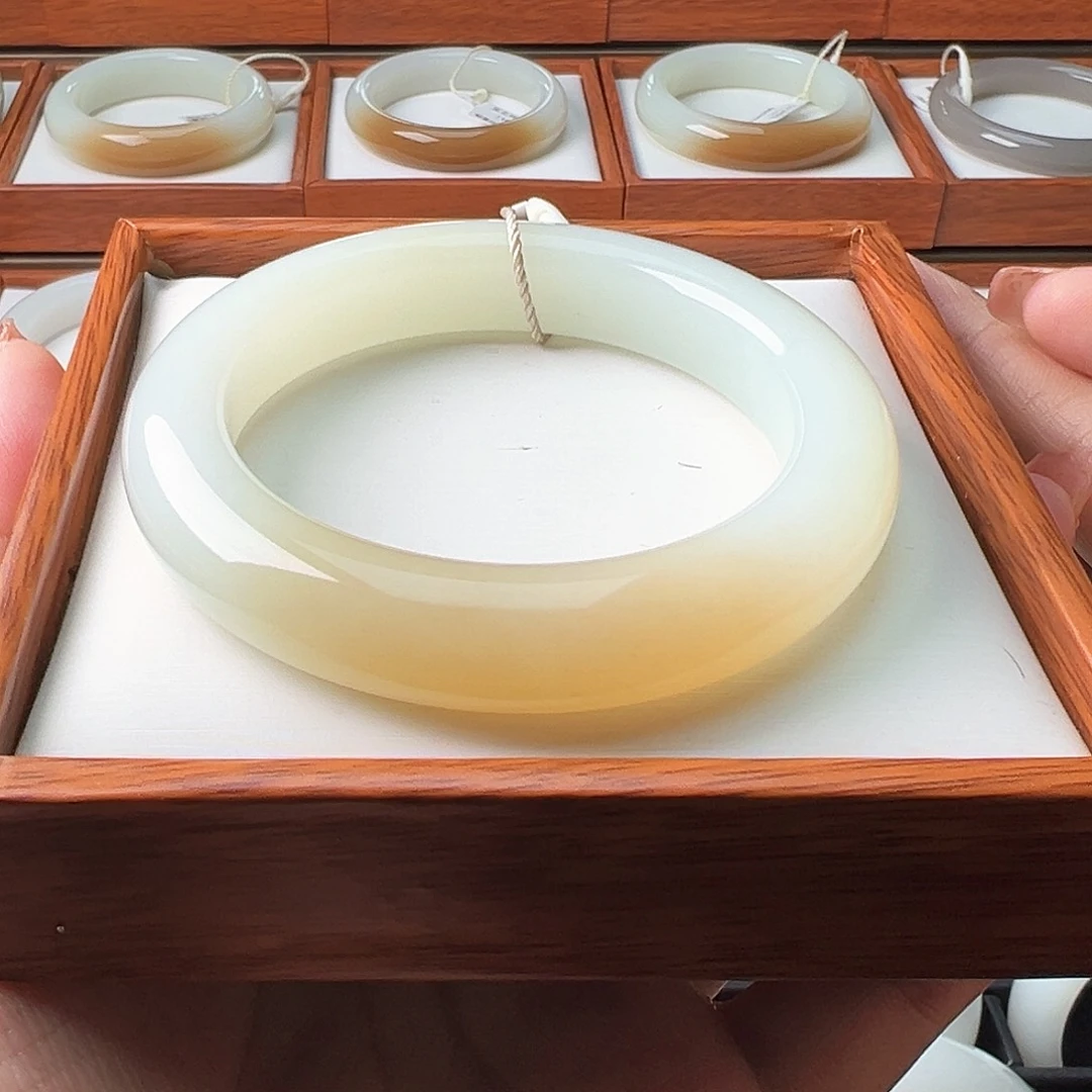 和田玉手镯未镶嵌55