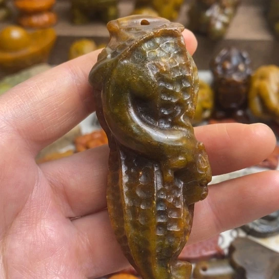 蛇纹石玉未镶嵌颈饰33