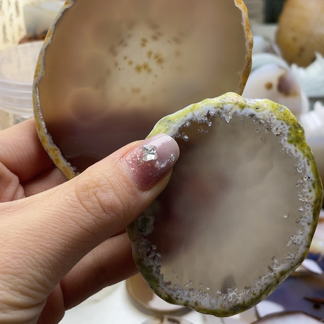 万***寻玛瑙/玉髓未镶嵌珠宝奇石