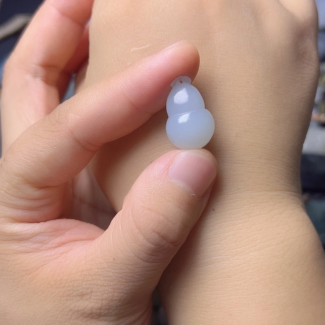 翡翠挂件未镶嵌翡翠葫芦