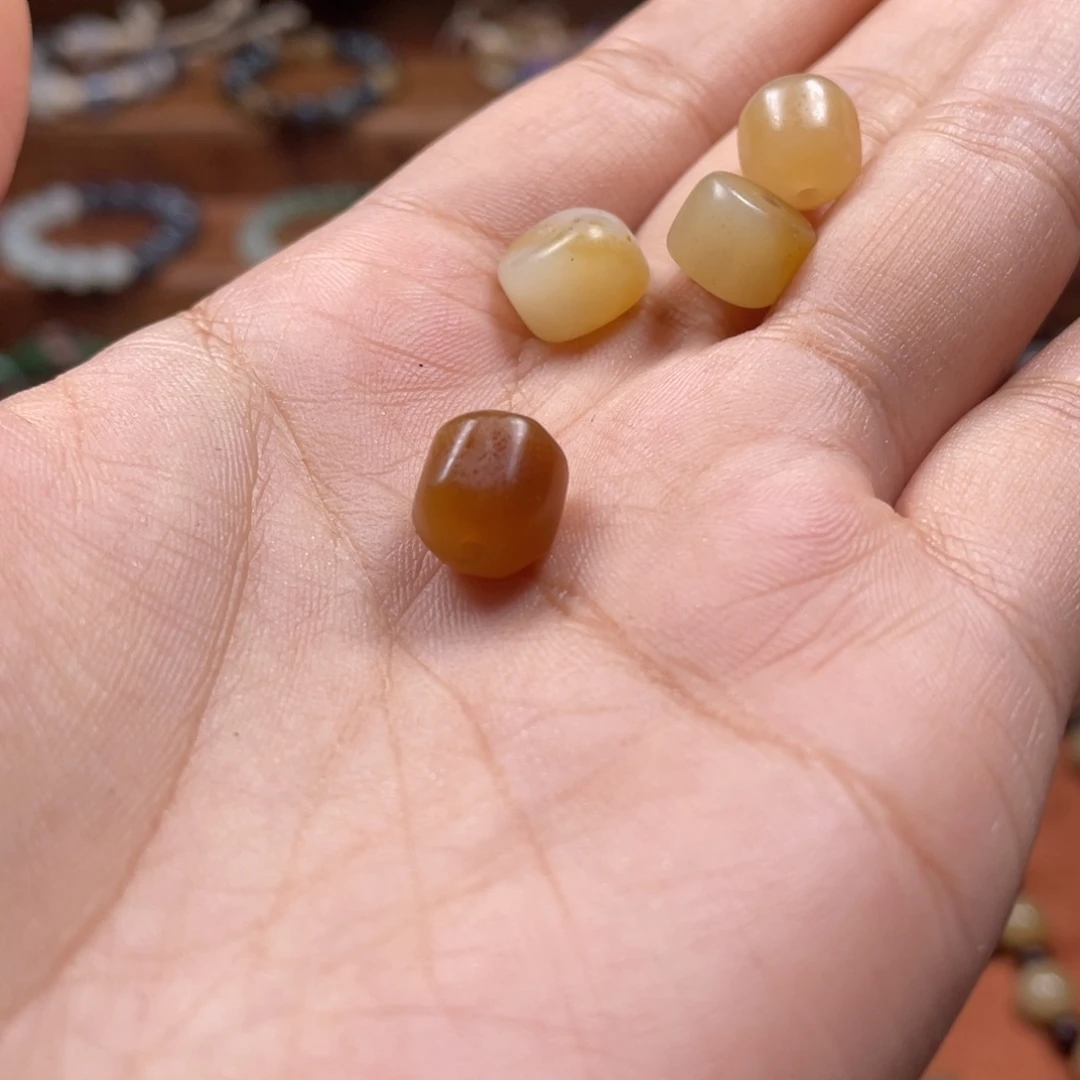 Z***n和田玉未镶嵌颈饰