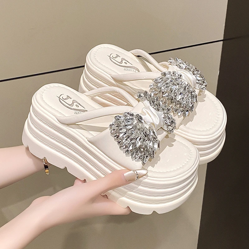 8cm厚底凉拖鞋女夏外穿2025新款水钻蝴蝶结仙女配裙子增高一字拖