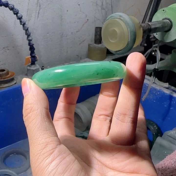 未镶嵌手镯石英质玉58
