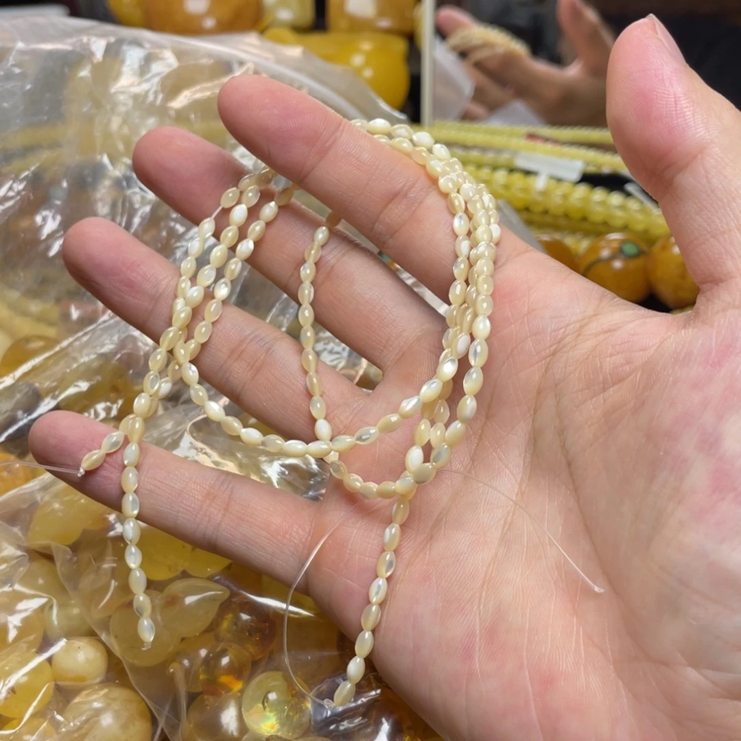 未镶嵌琥珀珠宝奇石