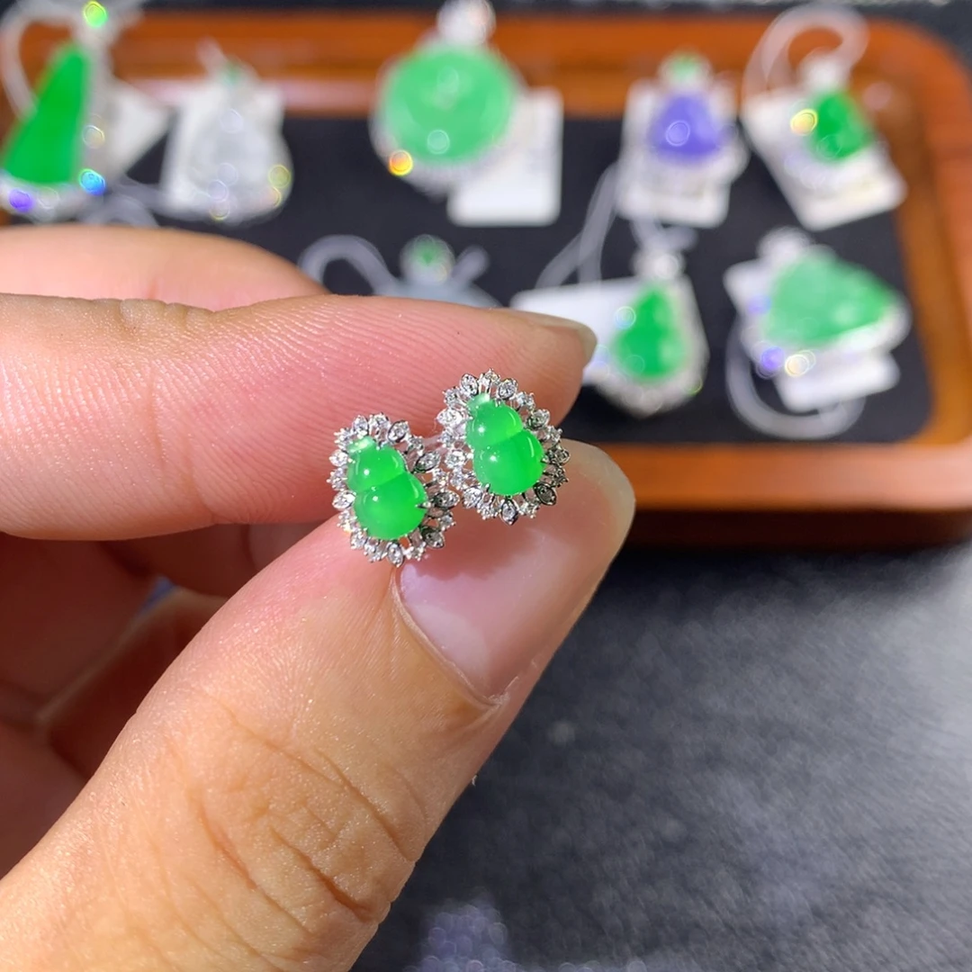 翡翠18K金镶嵌耳饰翡翠