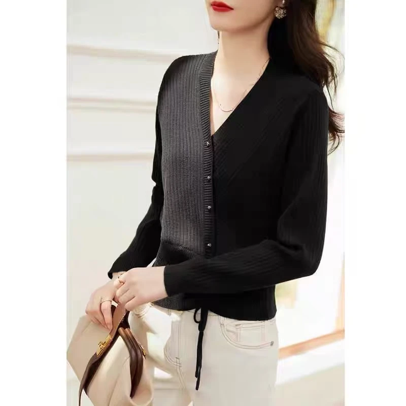 V领钻扣设计感斜排扣宽松透气内搭显瘦气质上衣122001