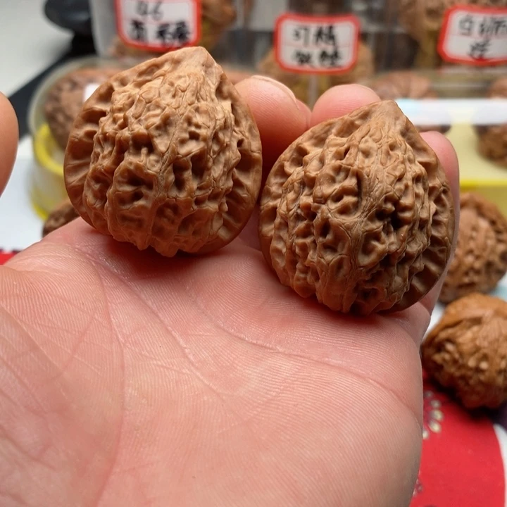 文玩核桃吊坠38全品金牛