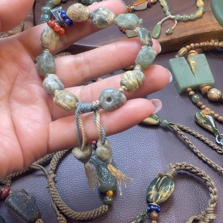 蚕****岫岩河磨玉（透闪石质玉）未镶嵌珠宝半成品