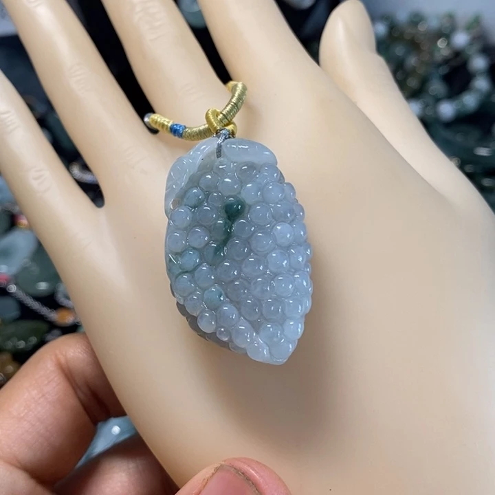 翡翠未镶嵌颈饰天然缅甸翡翠A货飘花葡萄吊坠微瑕