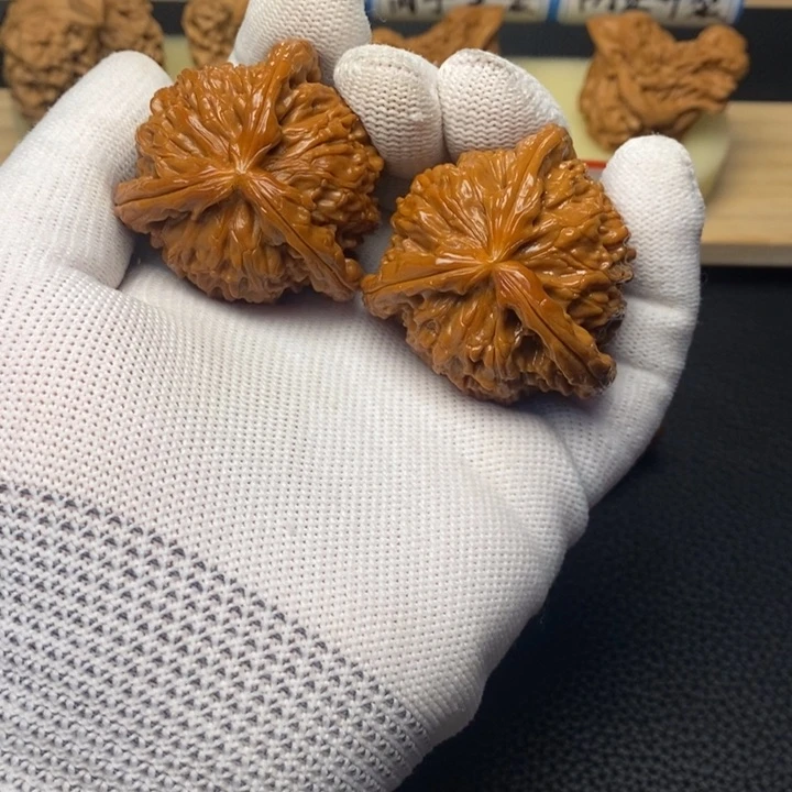 文玩核桃吊坠从***?工艺三棱