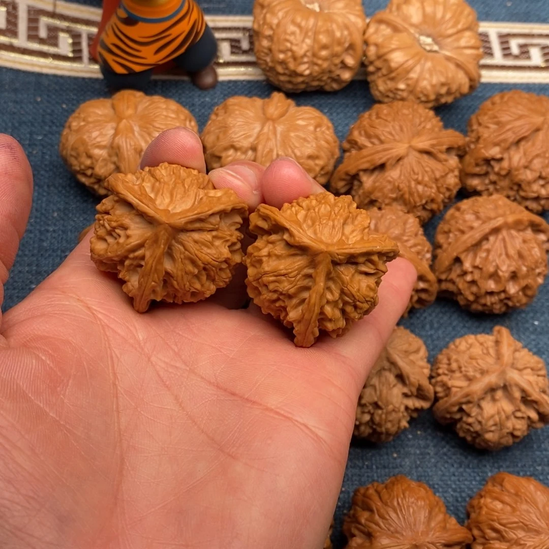 文玩核桃把件7*437全品三棱