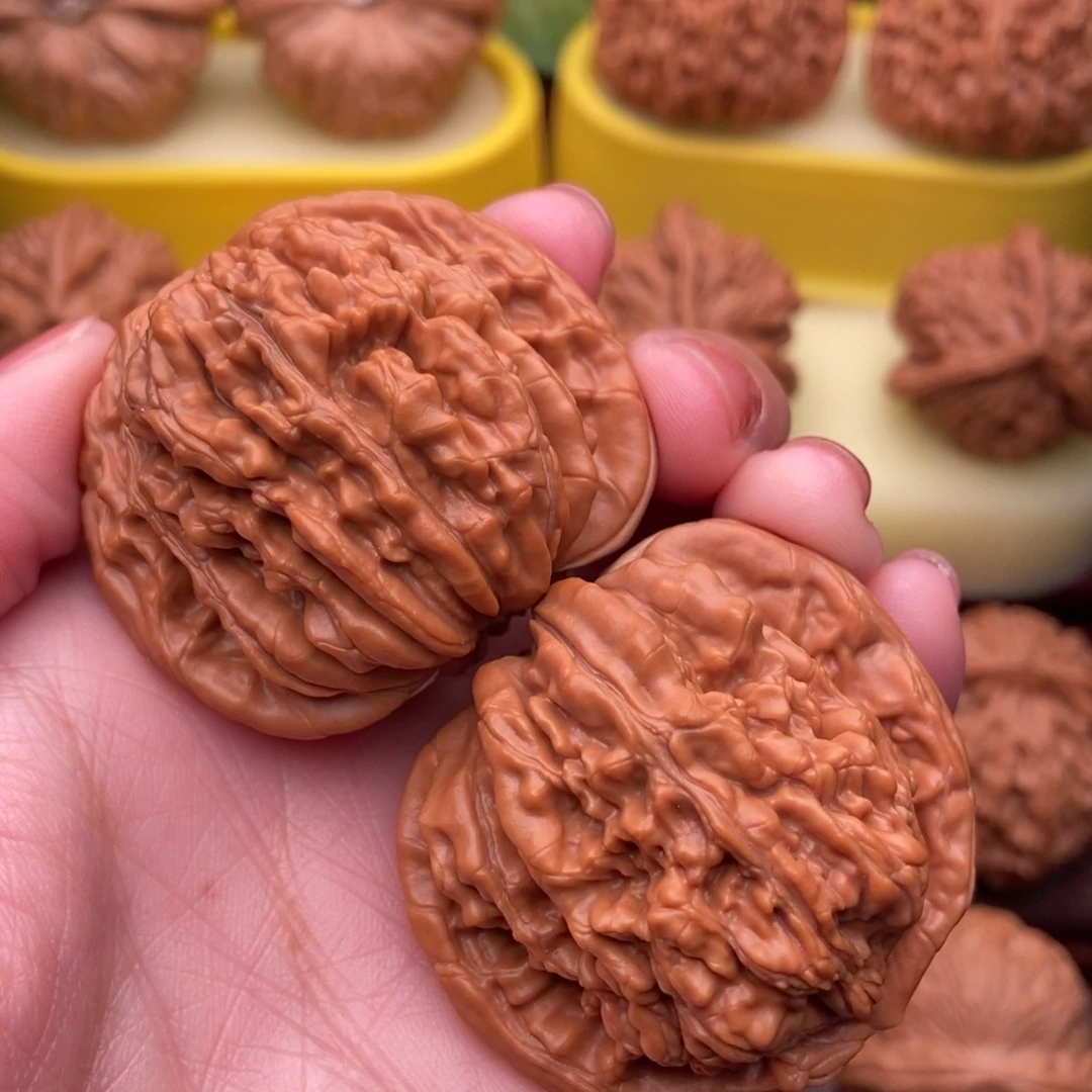 文玩核桃把件精品老树红皮四座楼44