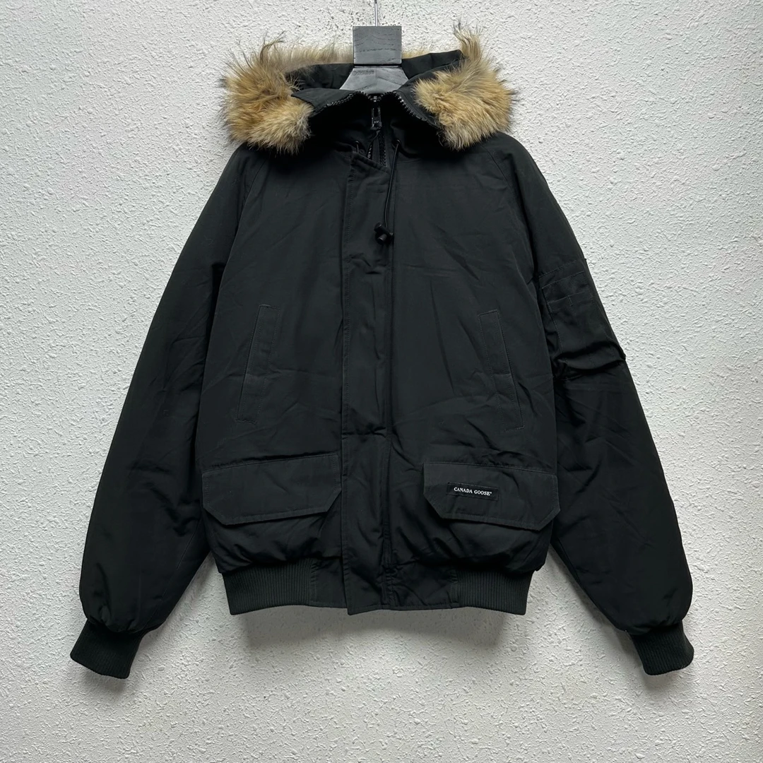 99新 加拿大鹅 黑色飞行员chilliwack羽绒服 M YH15822