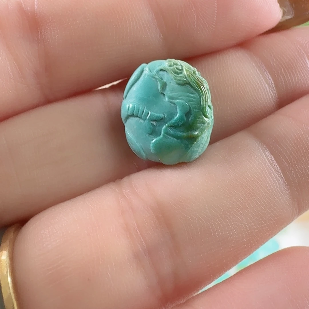 绿松石未镶嵌颈饰