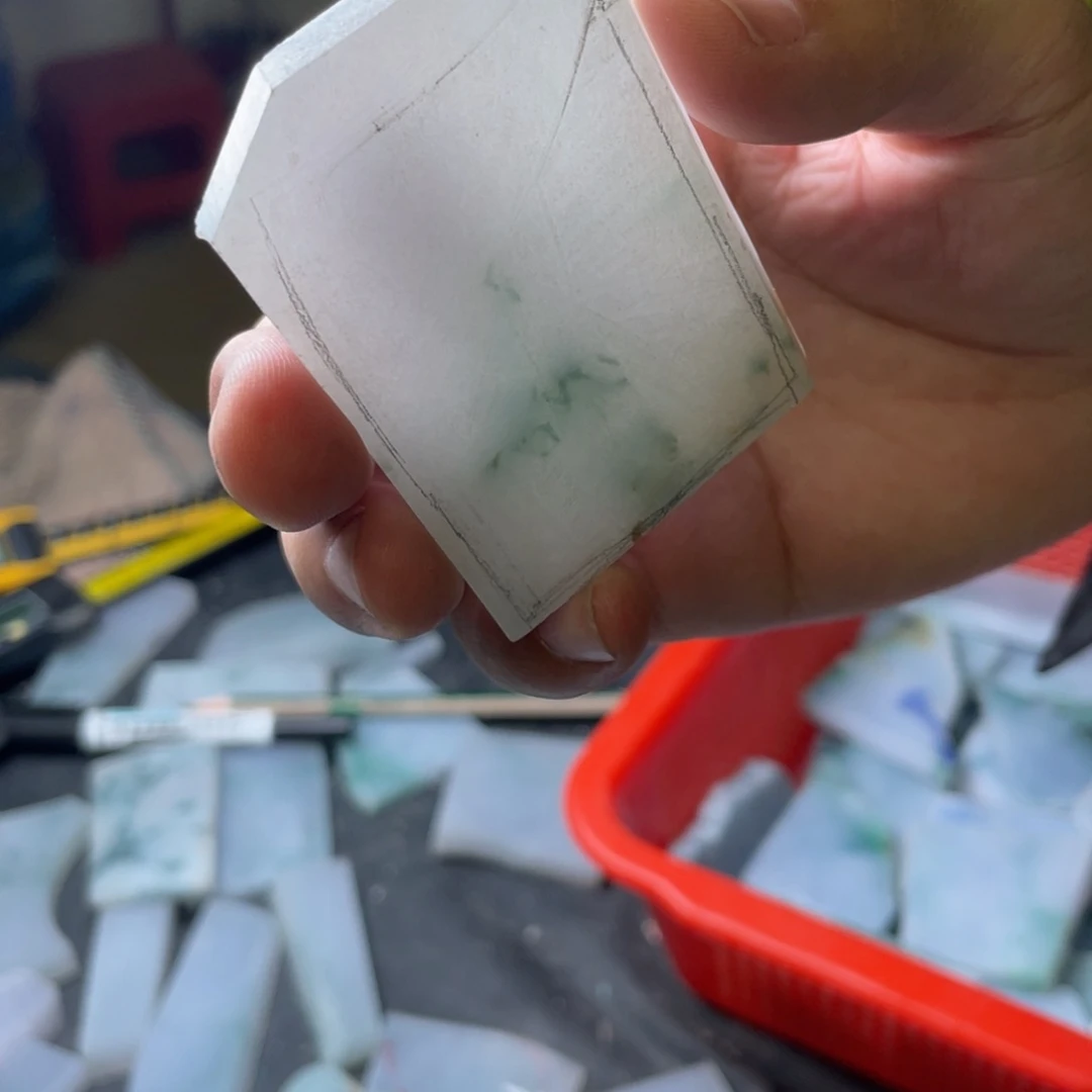 未镶嵌定制翡翠宸**剧包工
