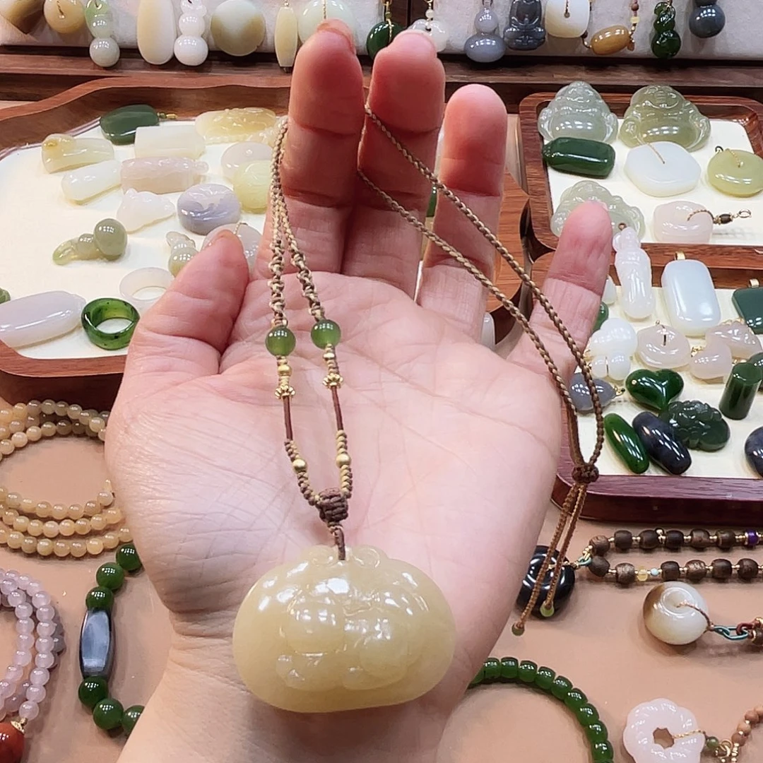 和田玉未镶嵌颈饰