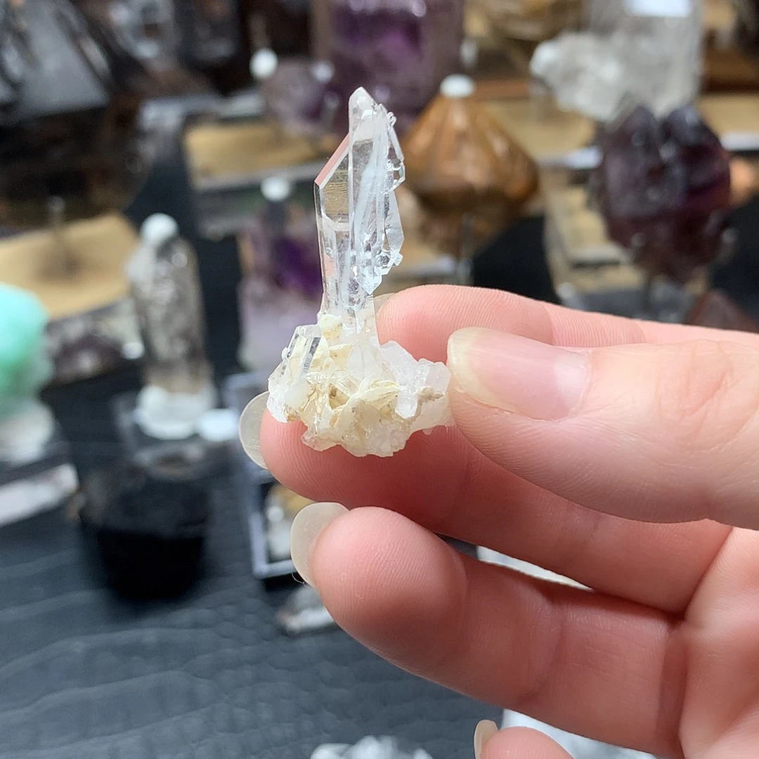 未镶嵌水晶大型摆件（非配饰）缝合不退换
