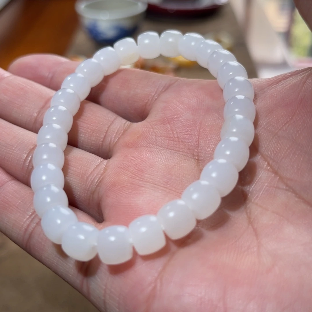 凸***凸和田玉未镶嵌手镯