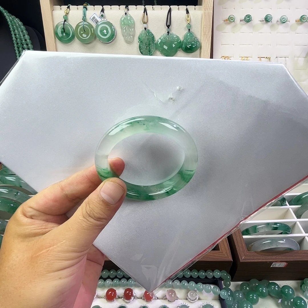 石英质玉未镶嵌手镯52.3