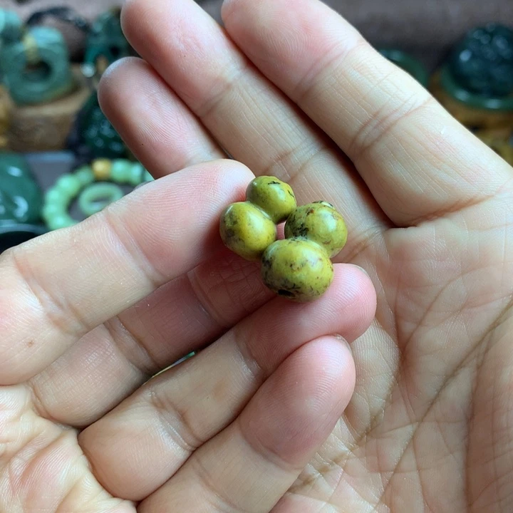 岫岩河磨玉（透闪石质玉）未镶嵌吊坠(赠链)刘*姥