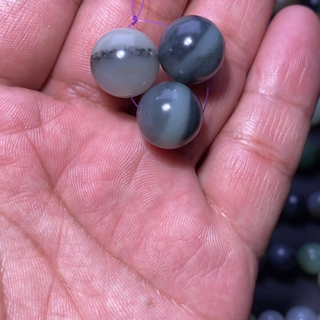 网****和田玉（糖玉）未镶嵌珠宝半成品