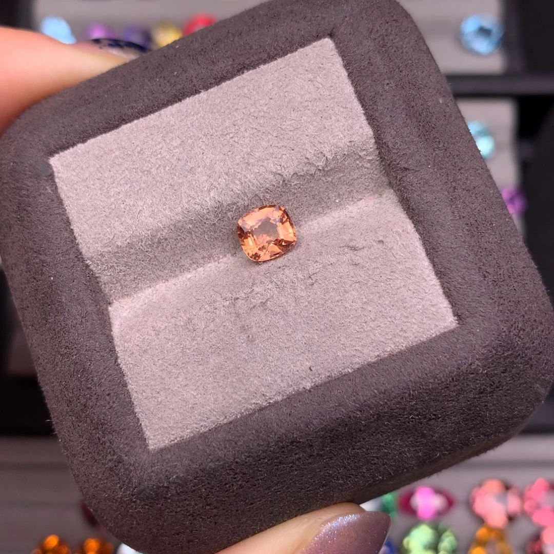 蓝宝石裸石未镶嵌1.05克拉