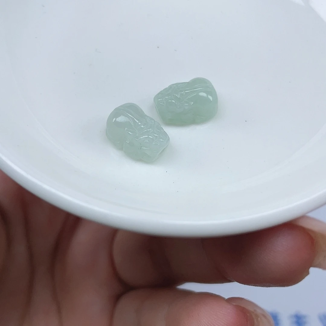 翡翠散珠翡翠通孔貔貅2颗