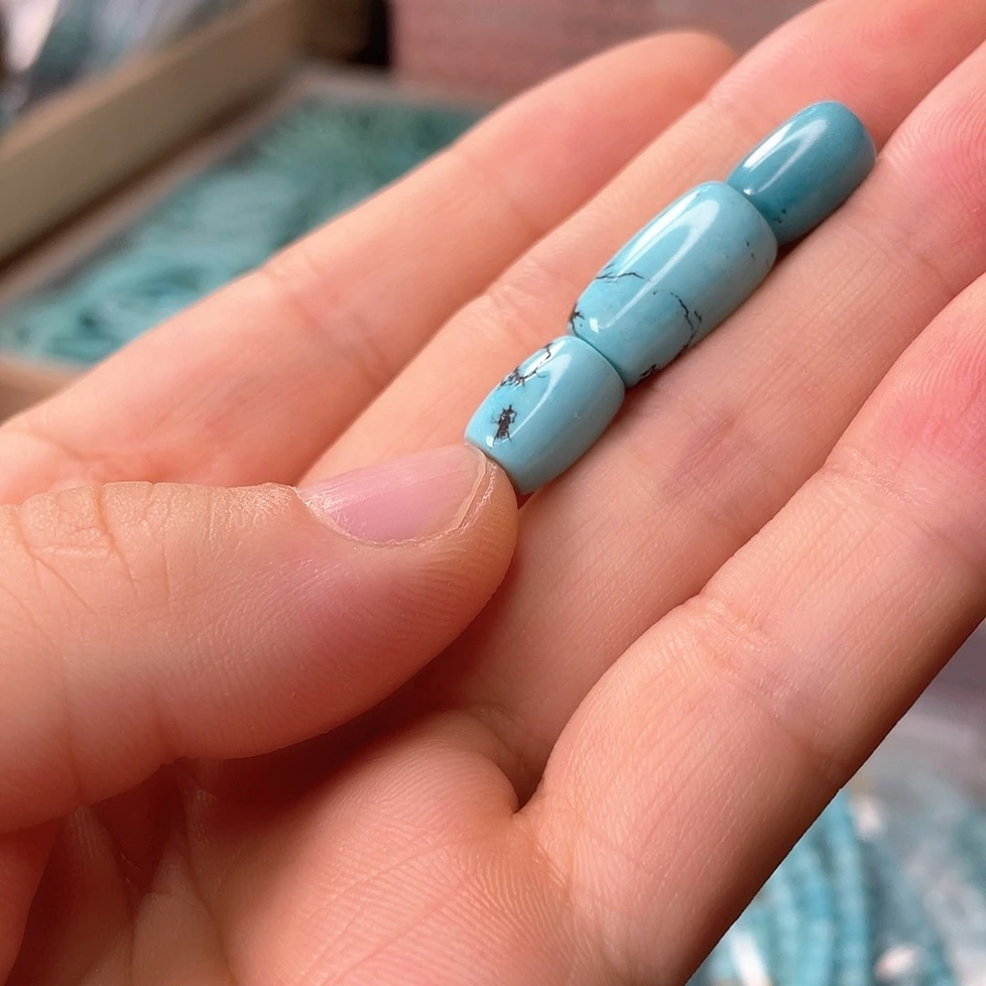 吴***谓未镶嵌绿松石颈饰