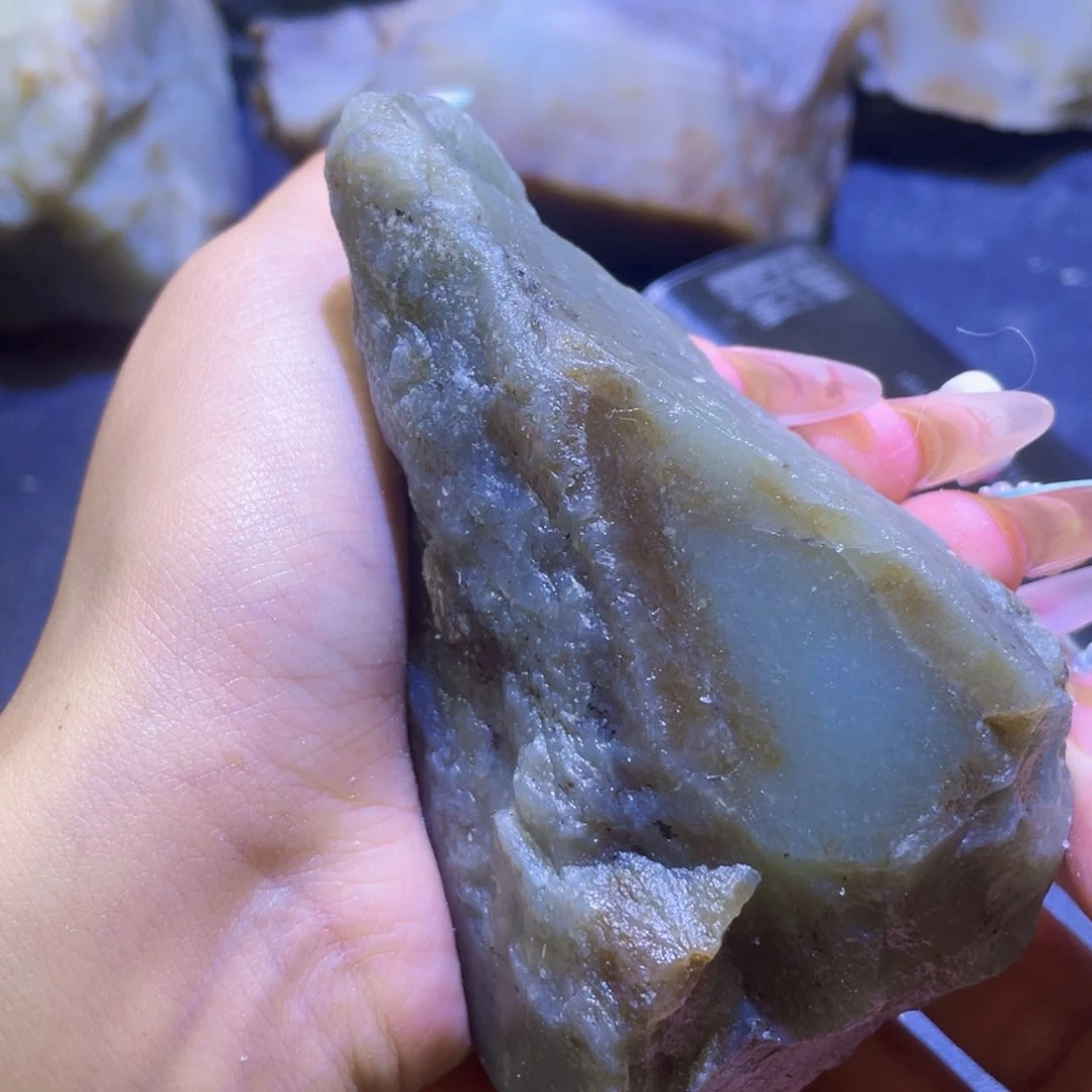 未镶嵌和田玉（糖玉）珠宝半成品