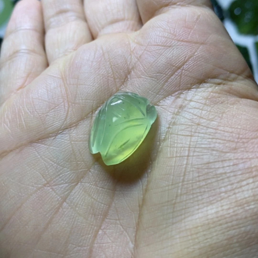 【闪购商品】未镶嵌蛇纹石玉颈饰