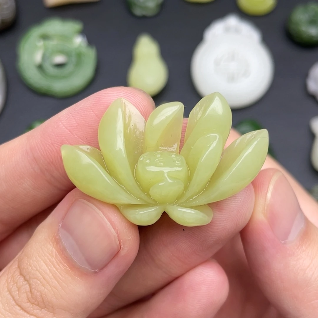 【闪购商品】颈饰未镶嵌和田玉