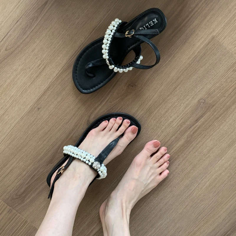 小香风银色夹趾凉鞋女夏季外穿2025新款法式绝美晚风粗跟罗马鞋子