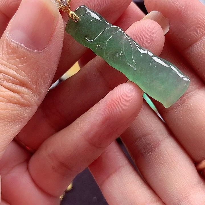 翡翠银S925镶嵌颈饰翡翠