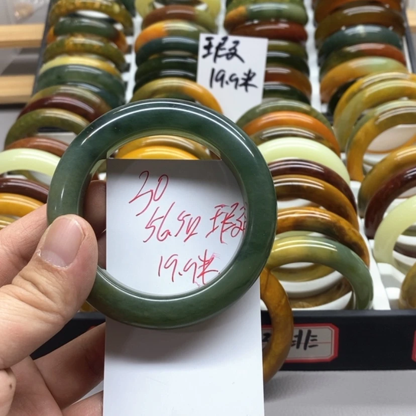 【闪购商品】蛇纹石玉手镯未镶嵌?*
