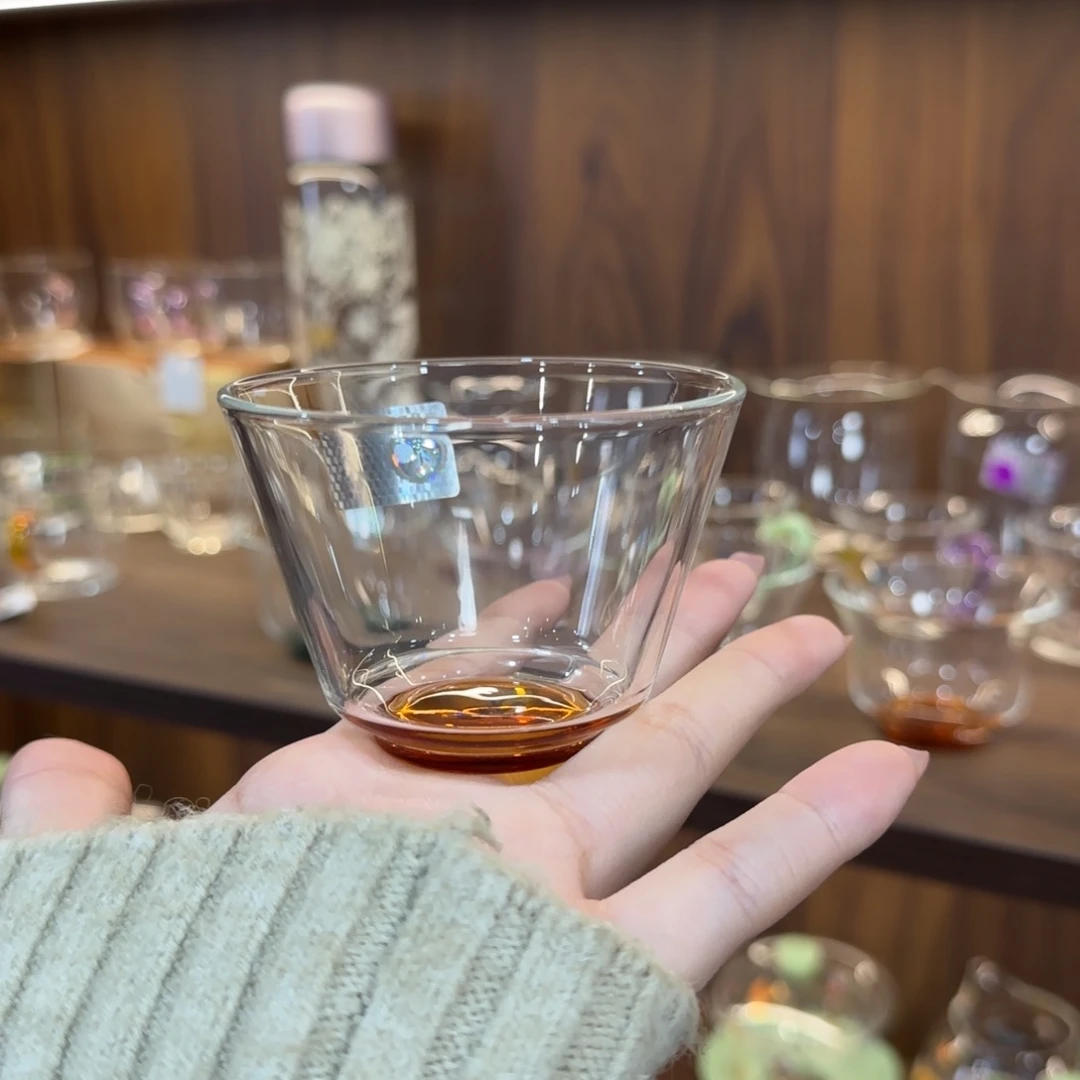 禾器达杯琥珀色。。。