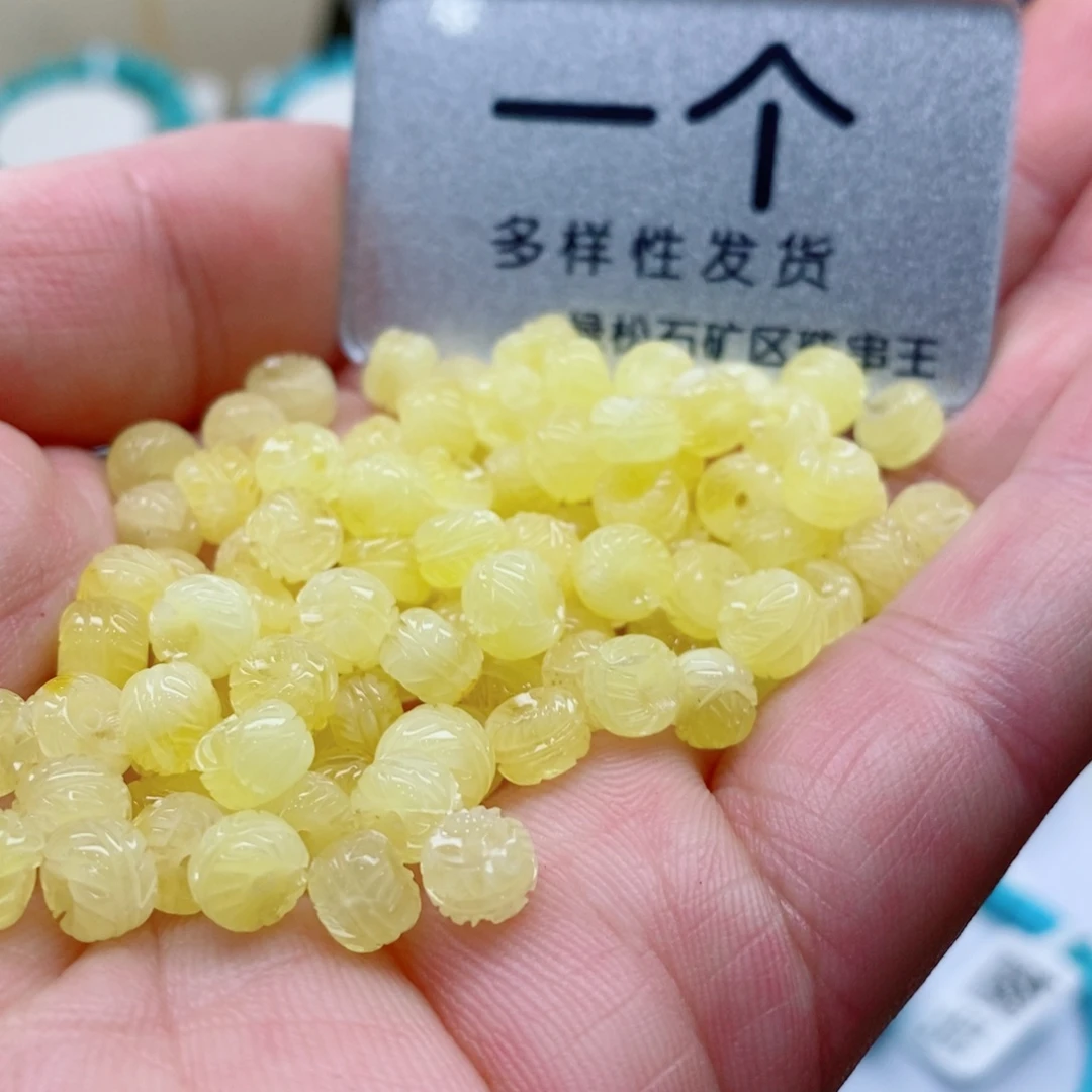 南红玛瑙未镶嵌珠宝奇石