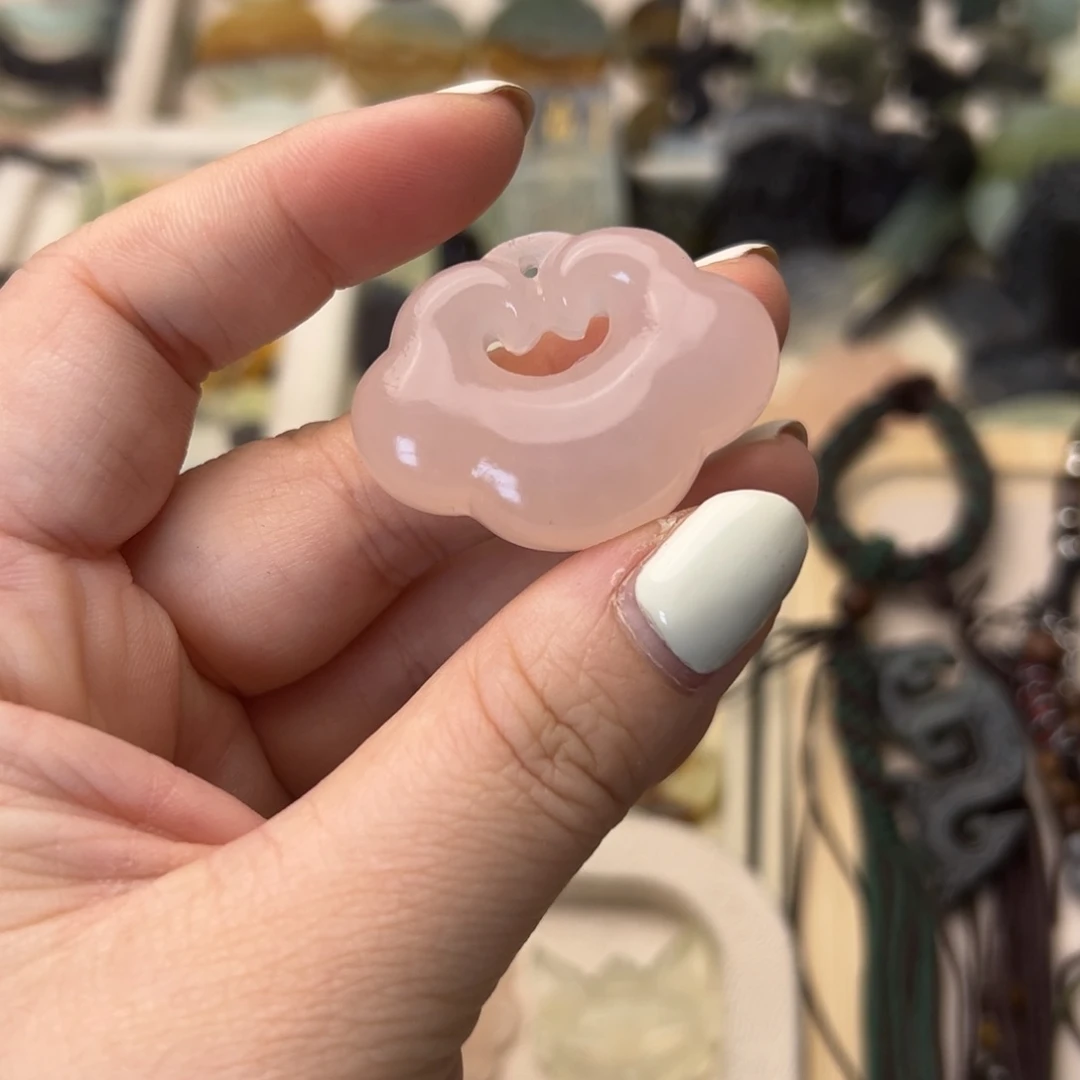 蛇纹石玉颈饰合金