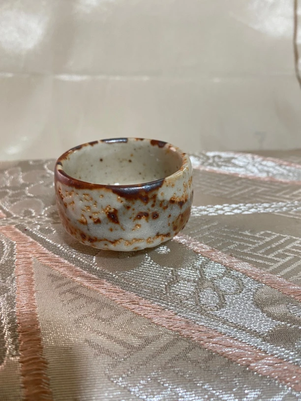 志野一口杯底部有款