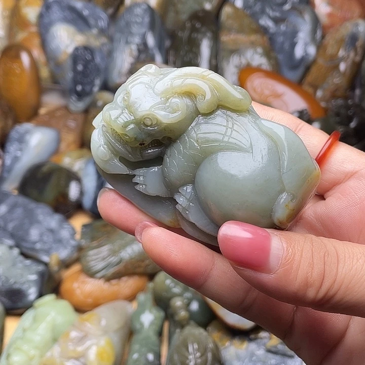 彪***哥未镶嵌和田玉挂件