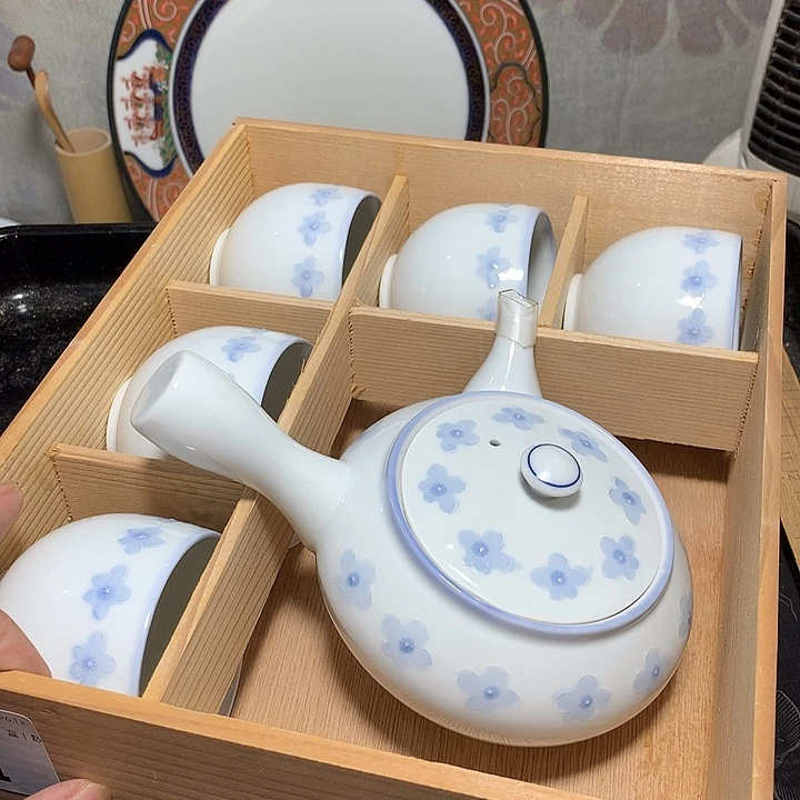 瓷片射手和狮子会成员一起生活也