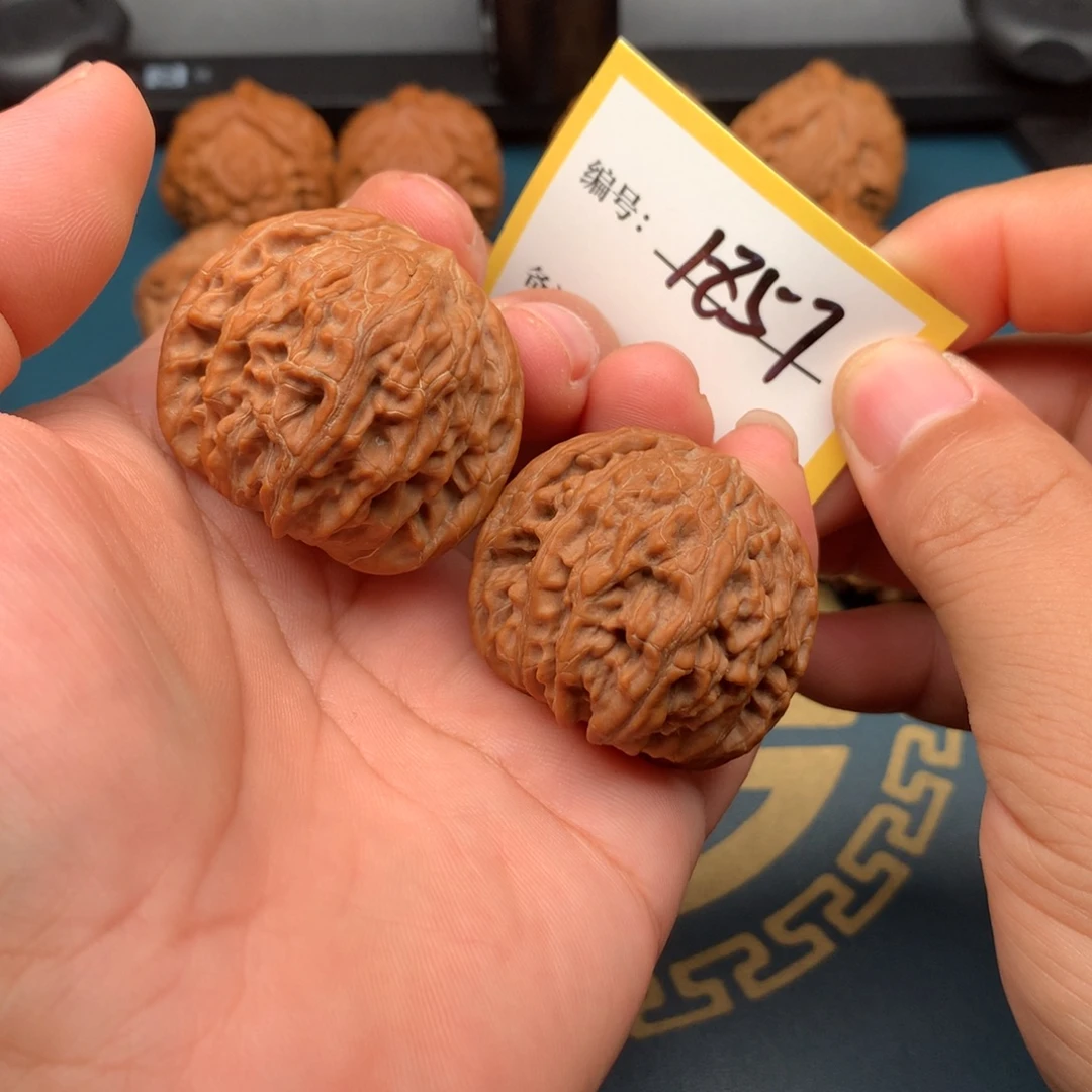 啊***严把件文玩核桃磨盘1857