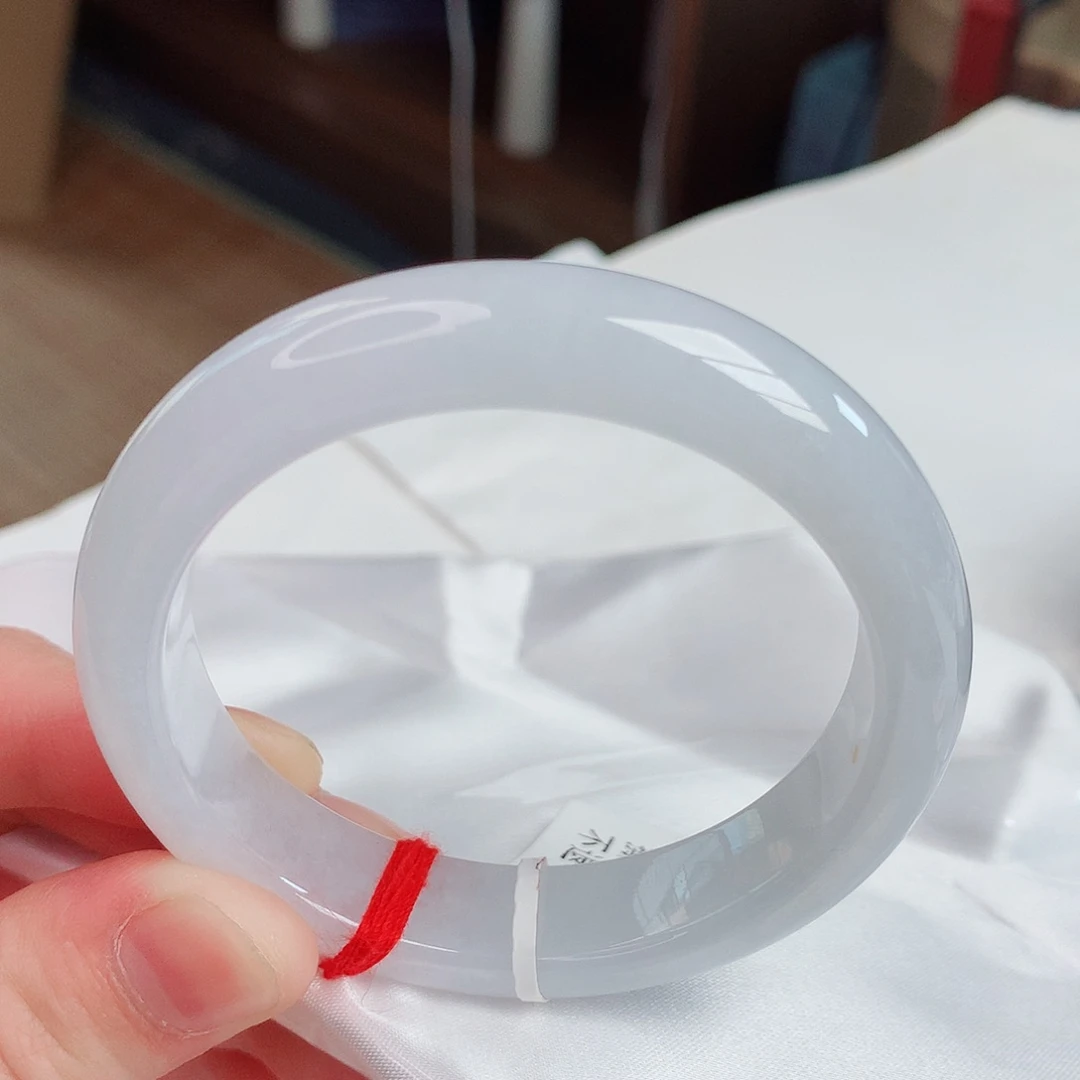 翡翠手镯未镶嵌天然翡翠A货