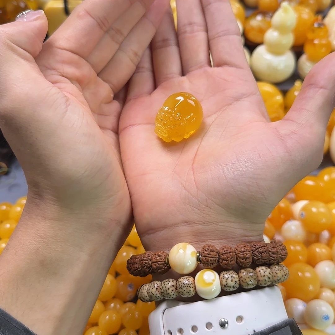 琥珀珠宝奇石未镶嵌