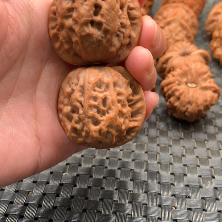 C*37沉水狮子头文玩核桃狮子头