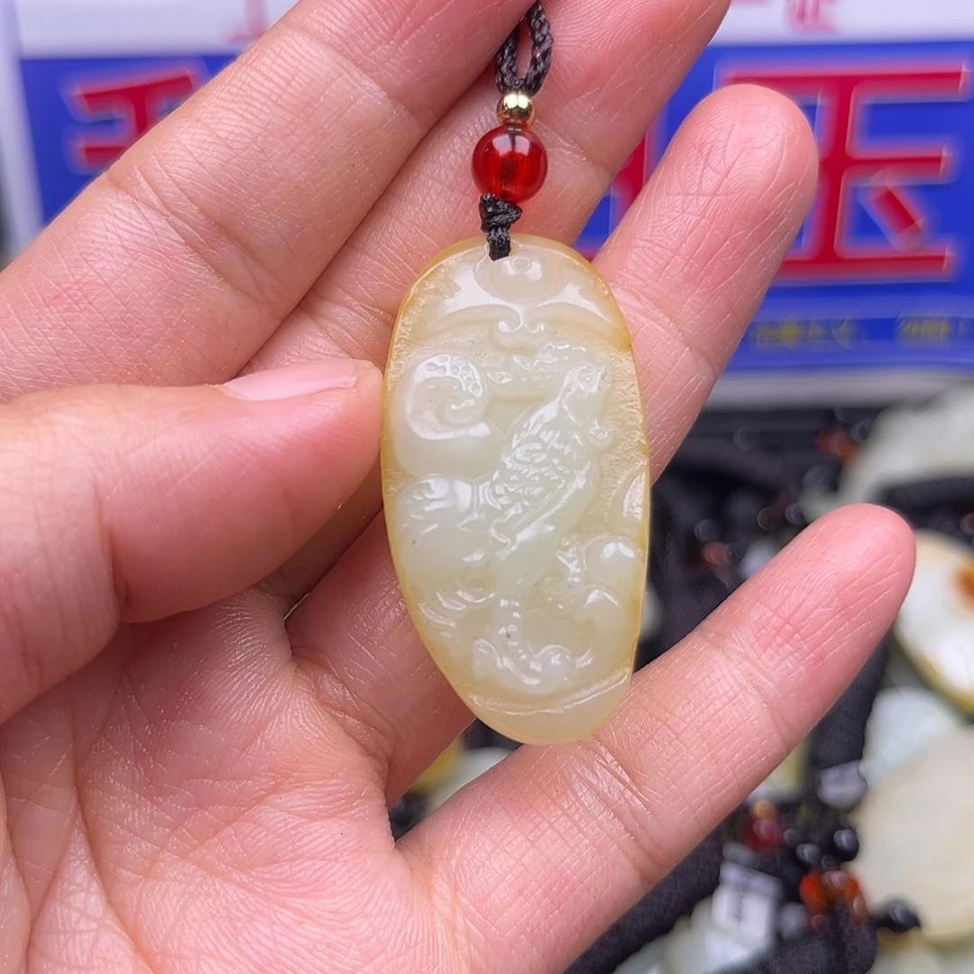 颈饰未镶嵌和田玉