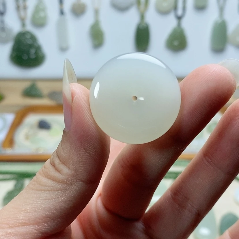 【闪购商品】颈饰未镶嵌和田玉