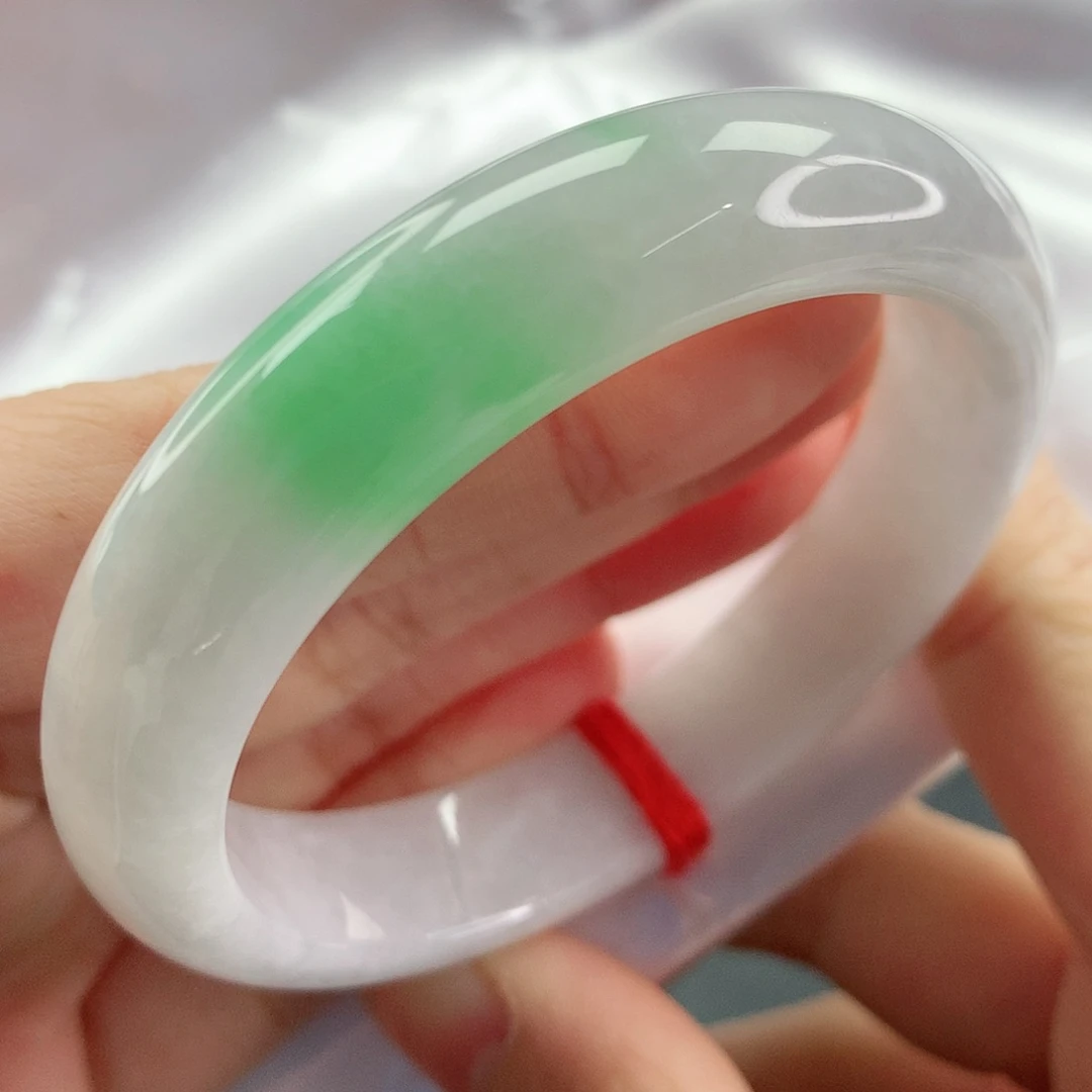 翡翠手镯未镶嵌，406